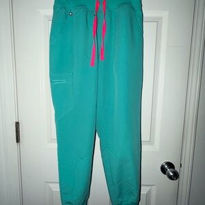 Figs High Waisted Zamora Jogger Scrub pants in Surgical Green